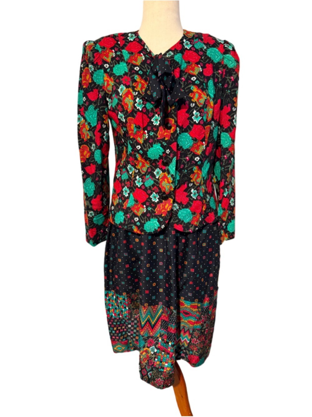 Women's R&K Floral Midi Skirt Set, Size M, Black and Red USA UNION LABEL